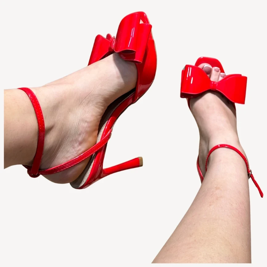 CLEVA RED en red